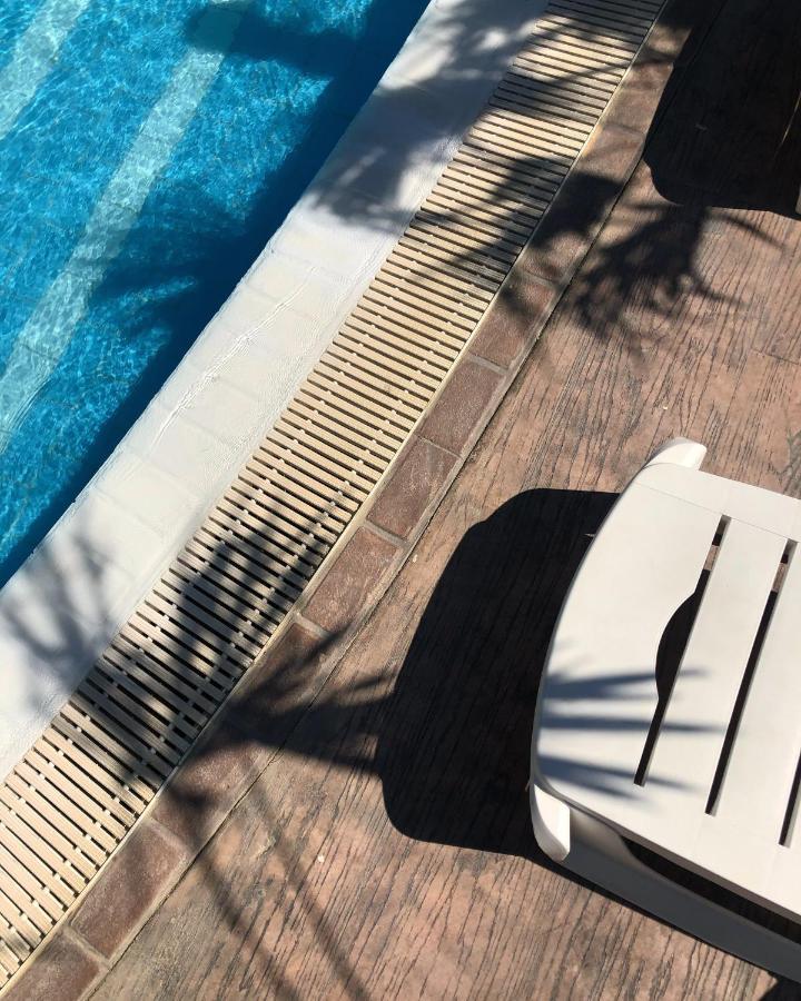 Athina Hotell Velipojë