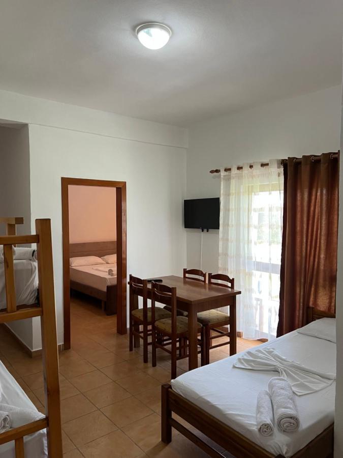 Athina Hotell Velipojë